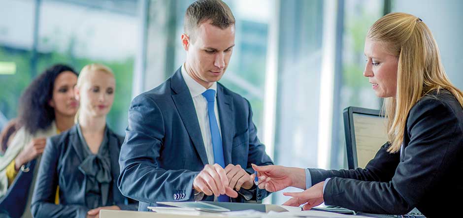 Risiko Mengirim Uang ke Luar Negeri Menggunakan Bank