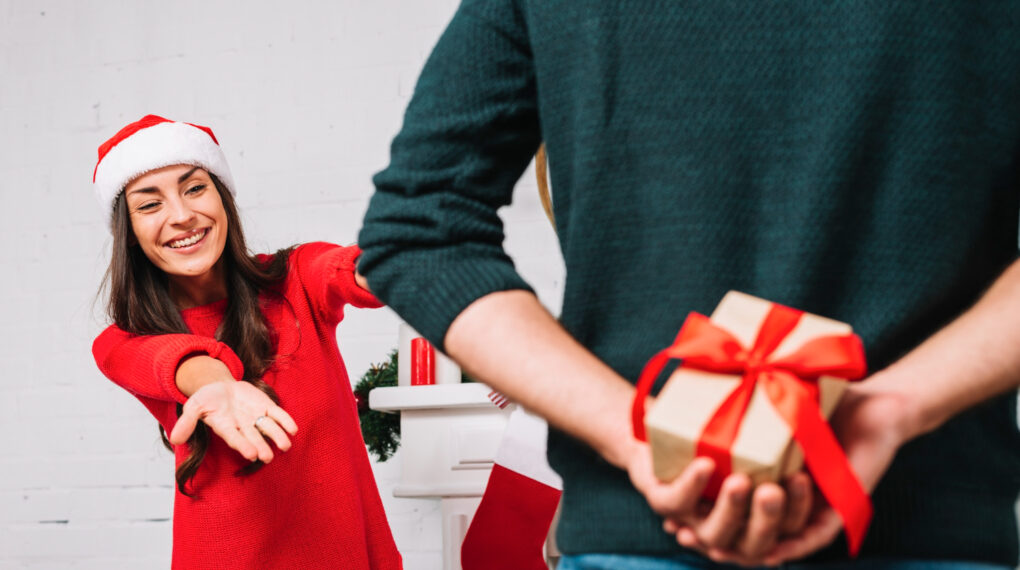 Tradisi memberi hadiah